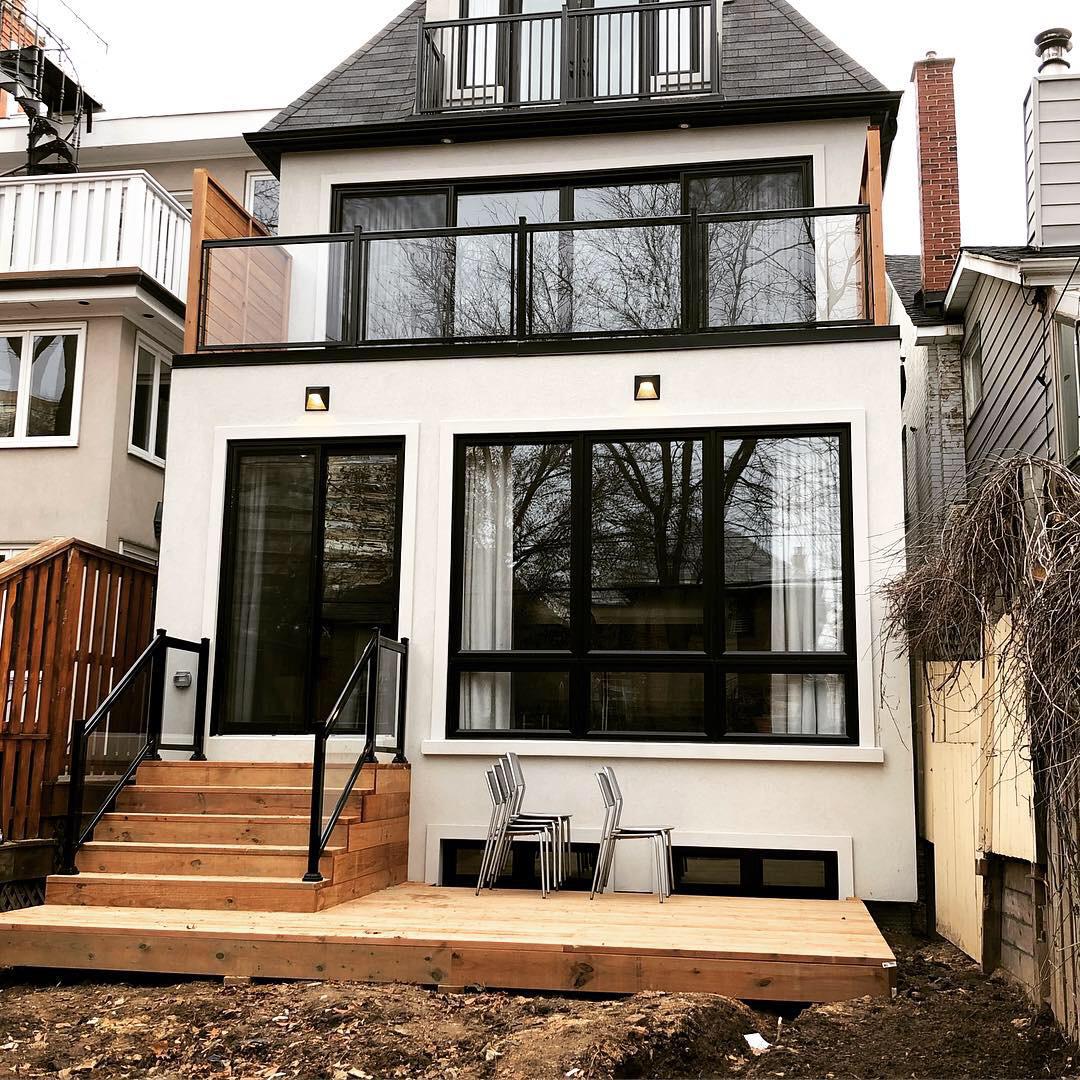 Glass Railing in Toronto