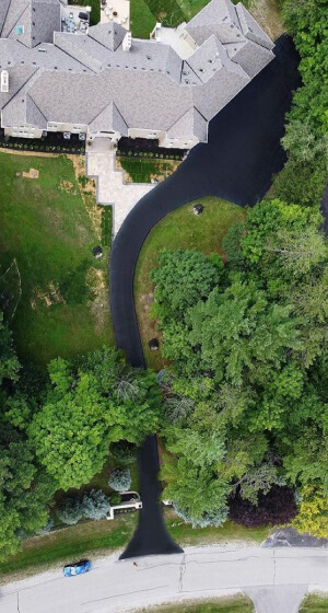 Fully sealed driveway in Toronto by AHS