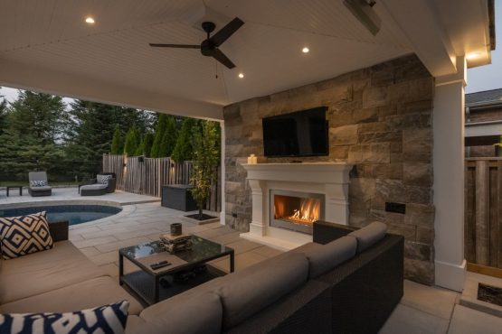 lounge outdoor mississauga