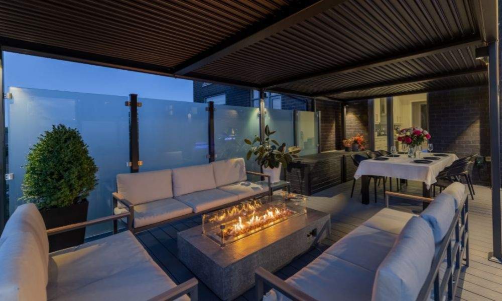 luxury ahs northyork toronto deck contractor