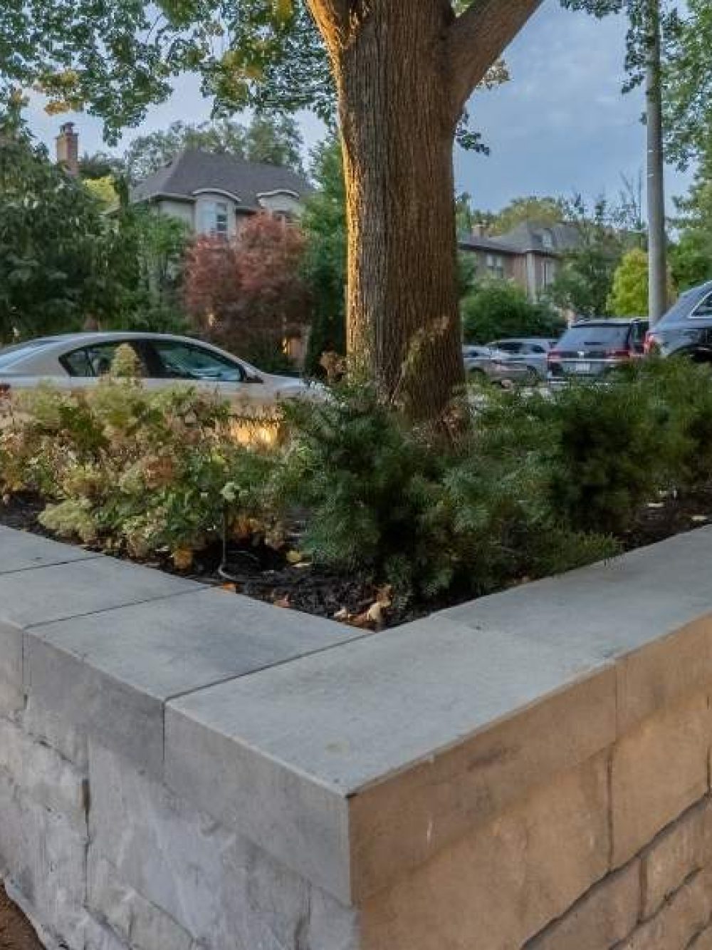 ahs custom retaining wall lighting