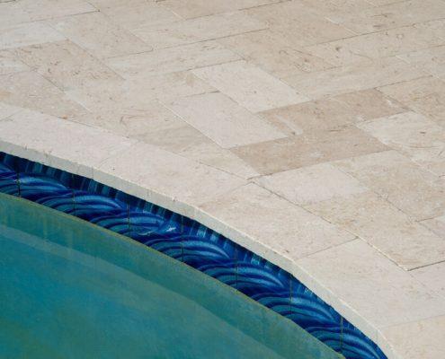 can i install a pludge pool in a small backyard