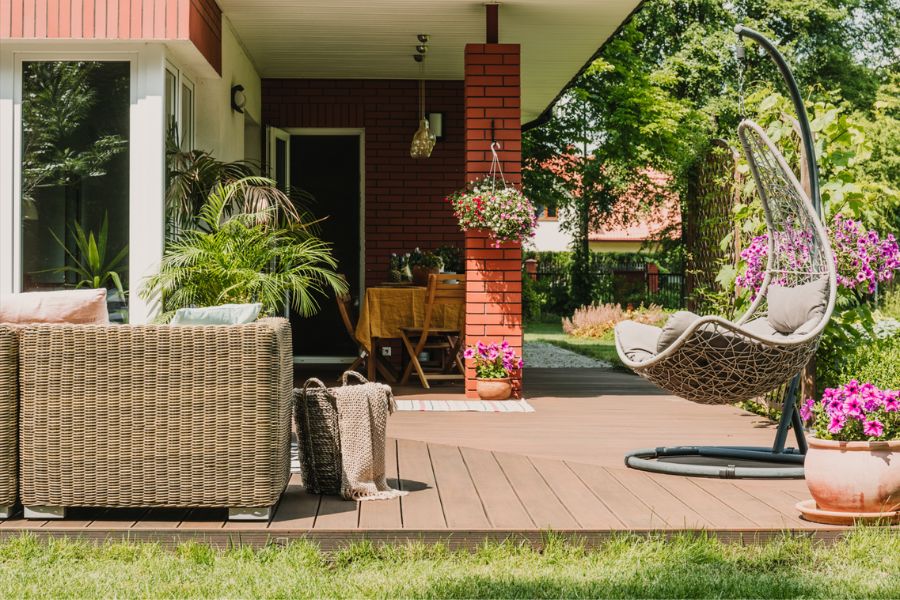 Custom veranda with patio furniture