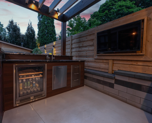 outdoor kitchen and living room combo