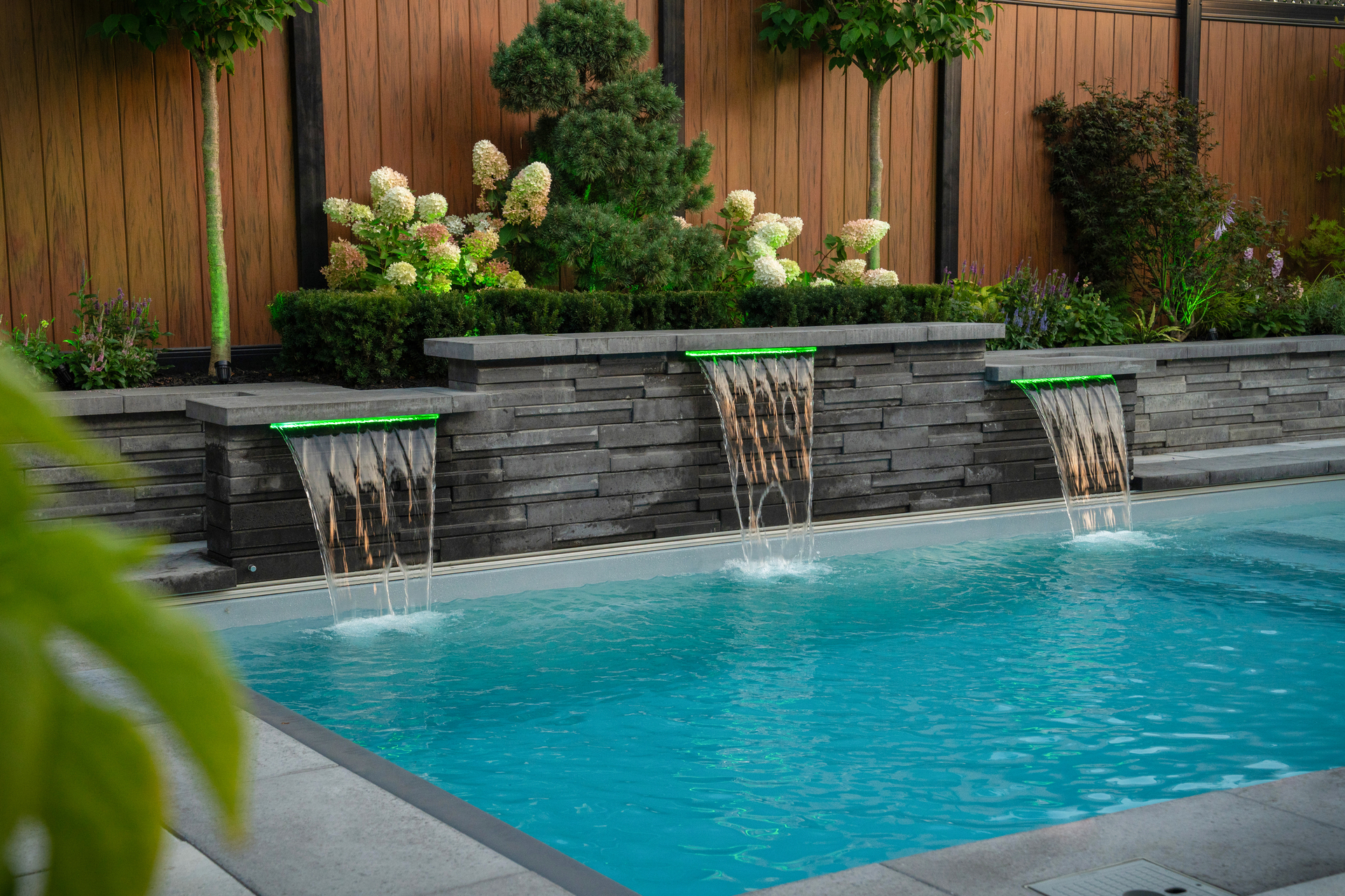 modern connective stone patio 4