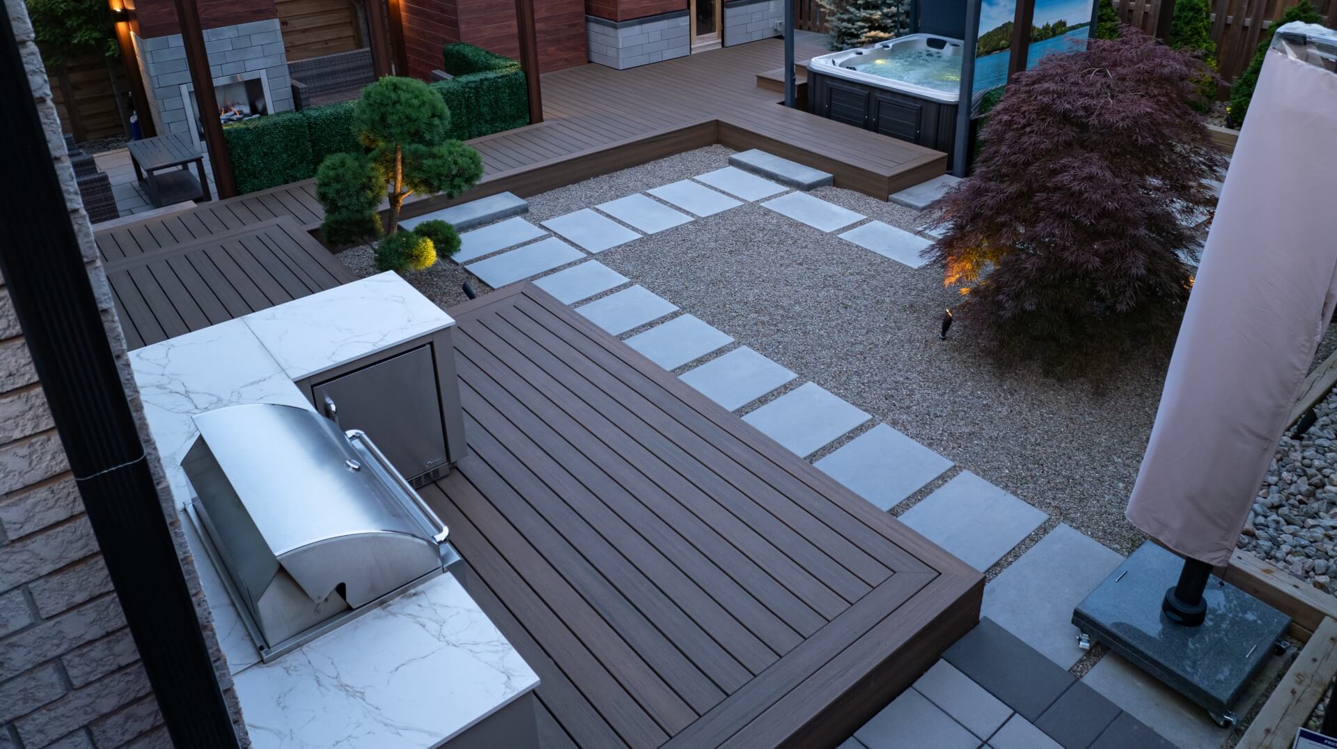 Well maintained deck