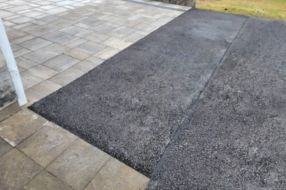 Joining Interlocking and Asphalt Driveway with Hot Asphalt