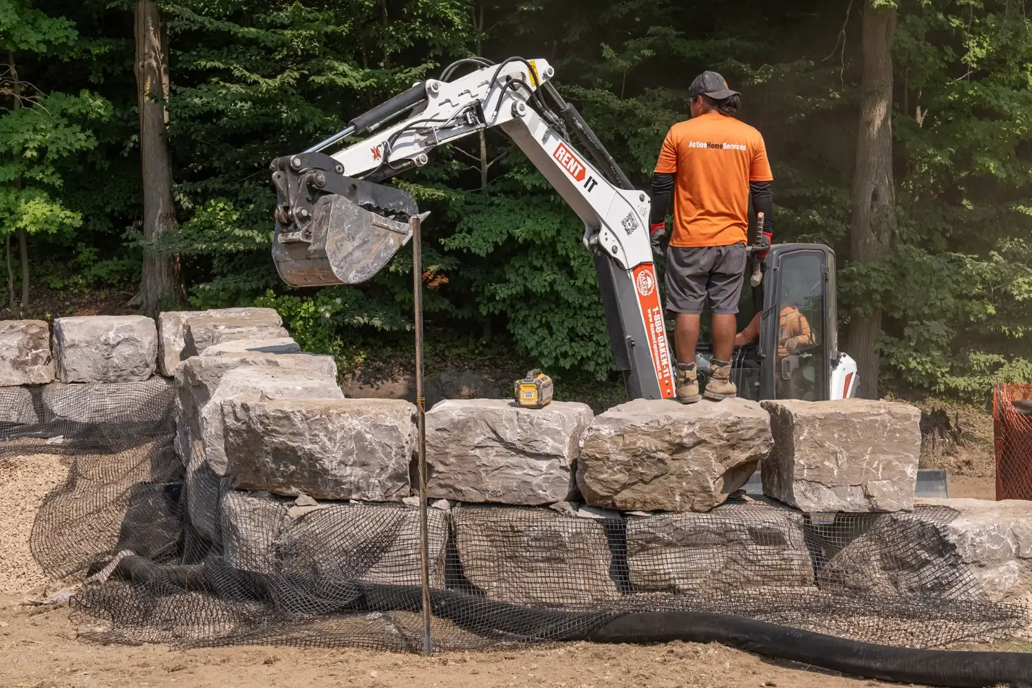 Retaining wall installation process Retaining wall installation process