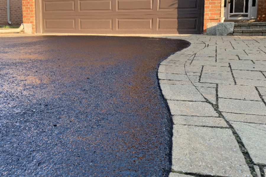asphalt sealing services in Toronto GTA