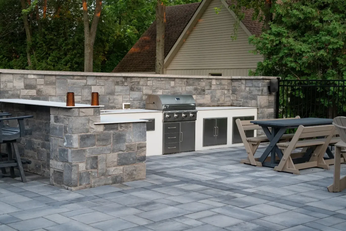 Custom outdoor kitchen design and installation