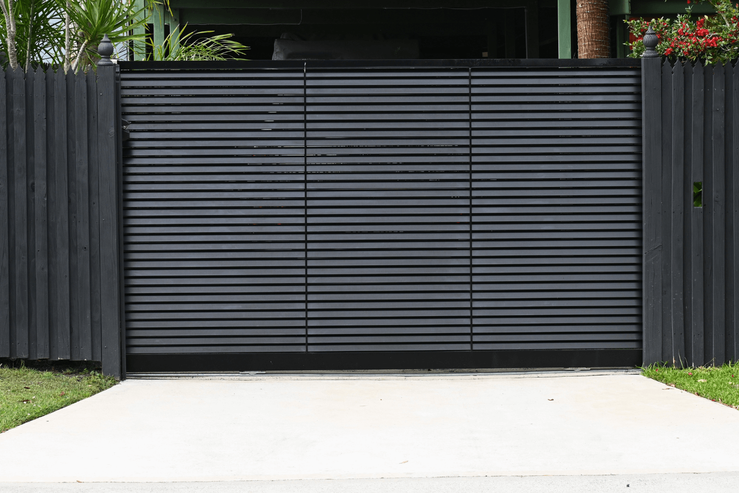 aluminum driveway gate installation