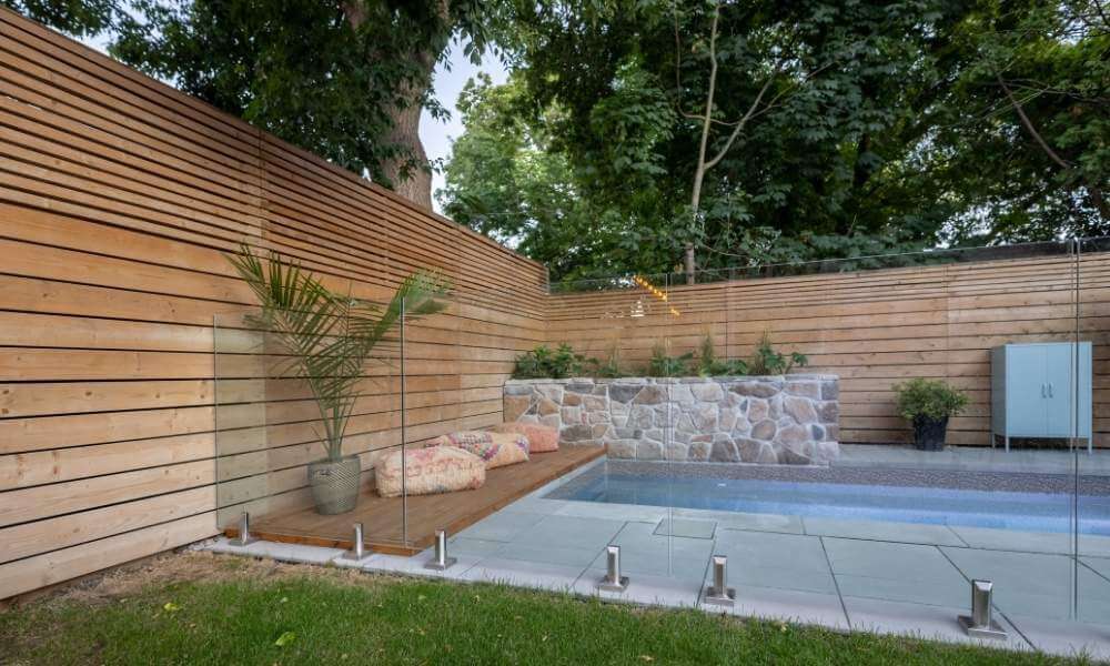 swimming pool railing installation