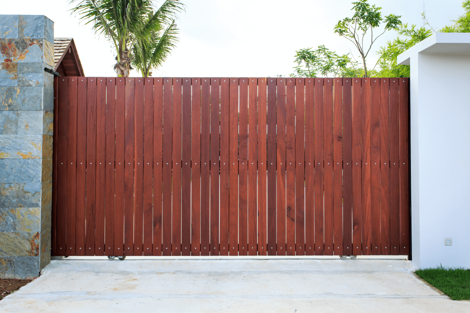 wooden driveway gate installation