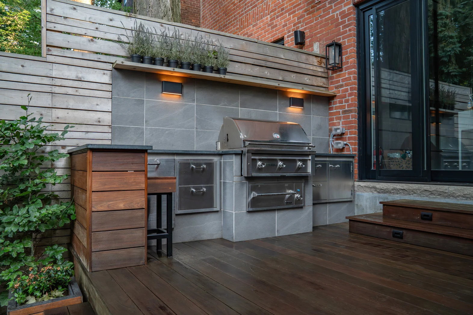 backyard outdoor kitchen