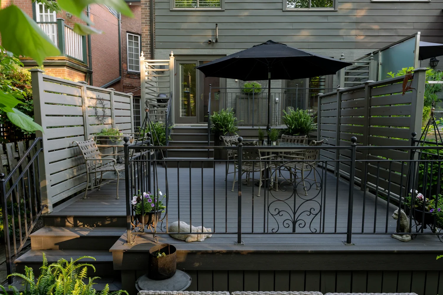 backyard 2876